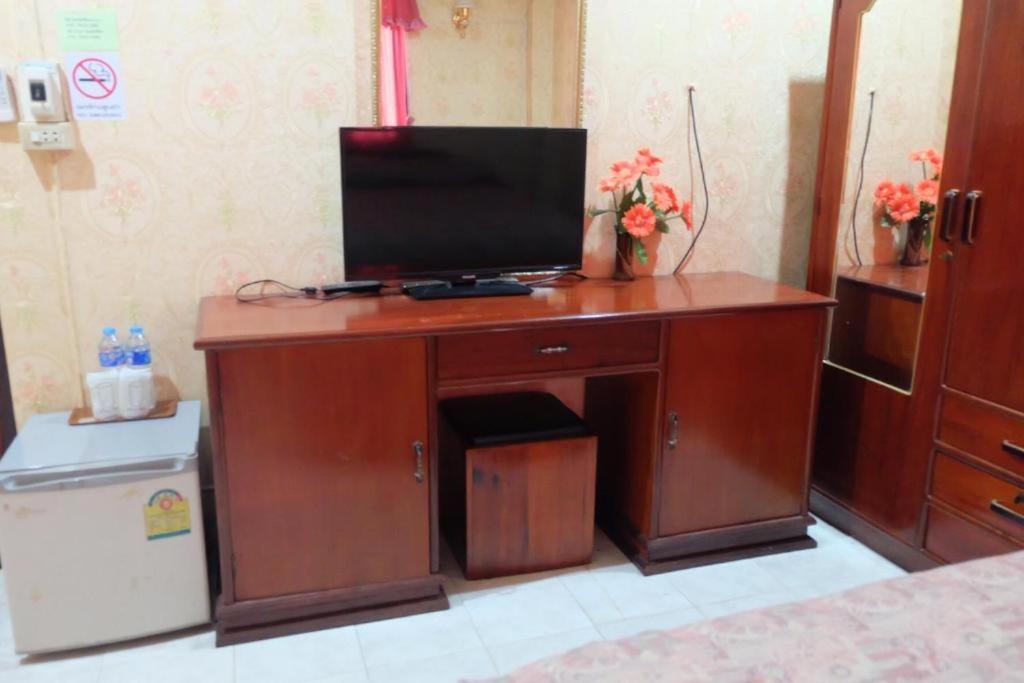 Thaveesinh Hotel Houei Sai Extérieur photo